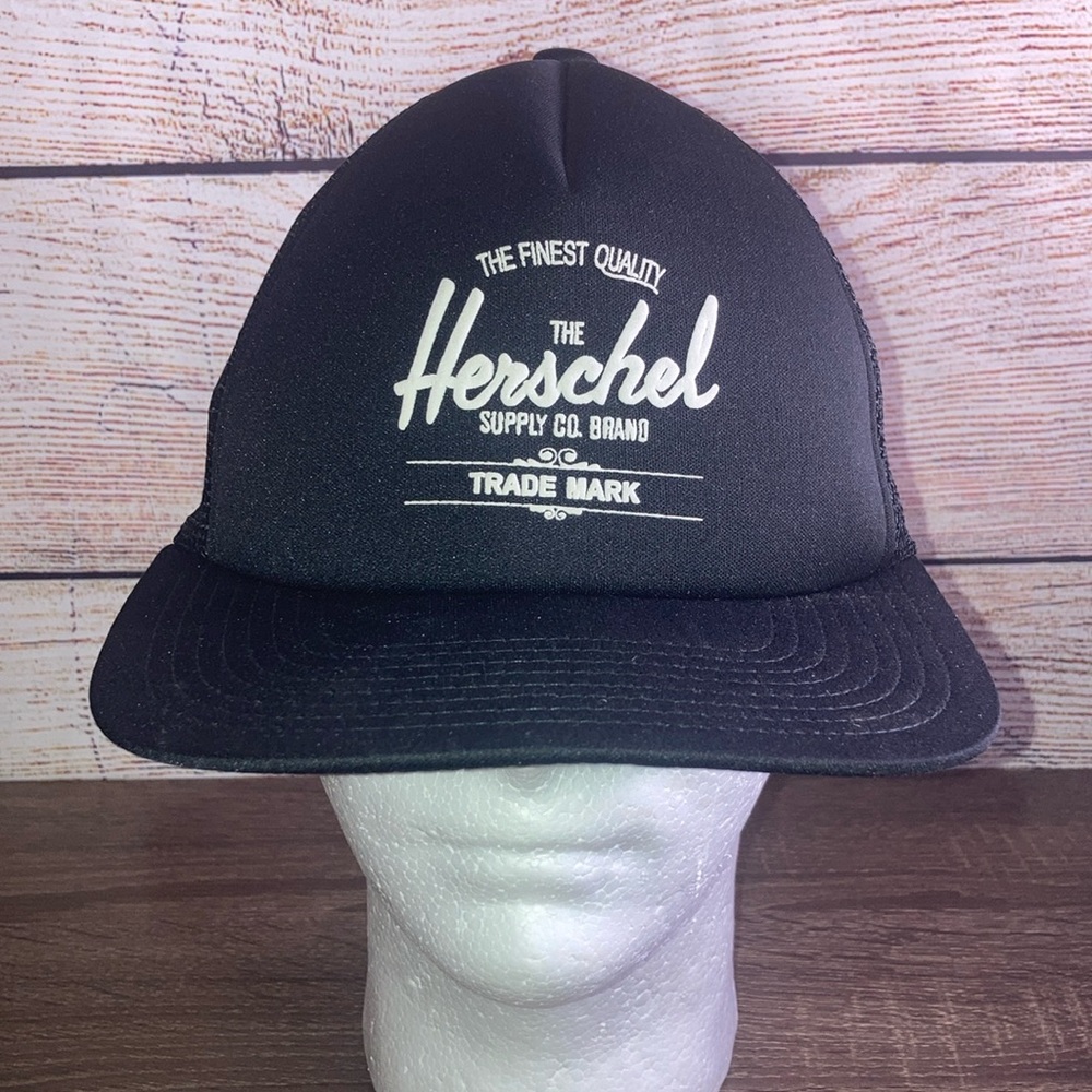 Herschel Men’s Whaler Cap Black EUC